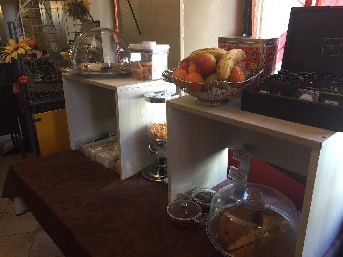 Logis Hotel Restaurant Cazes Arazat Laissac Exterior photo