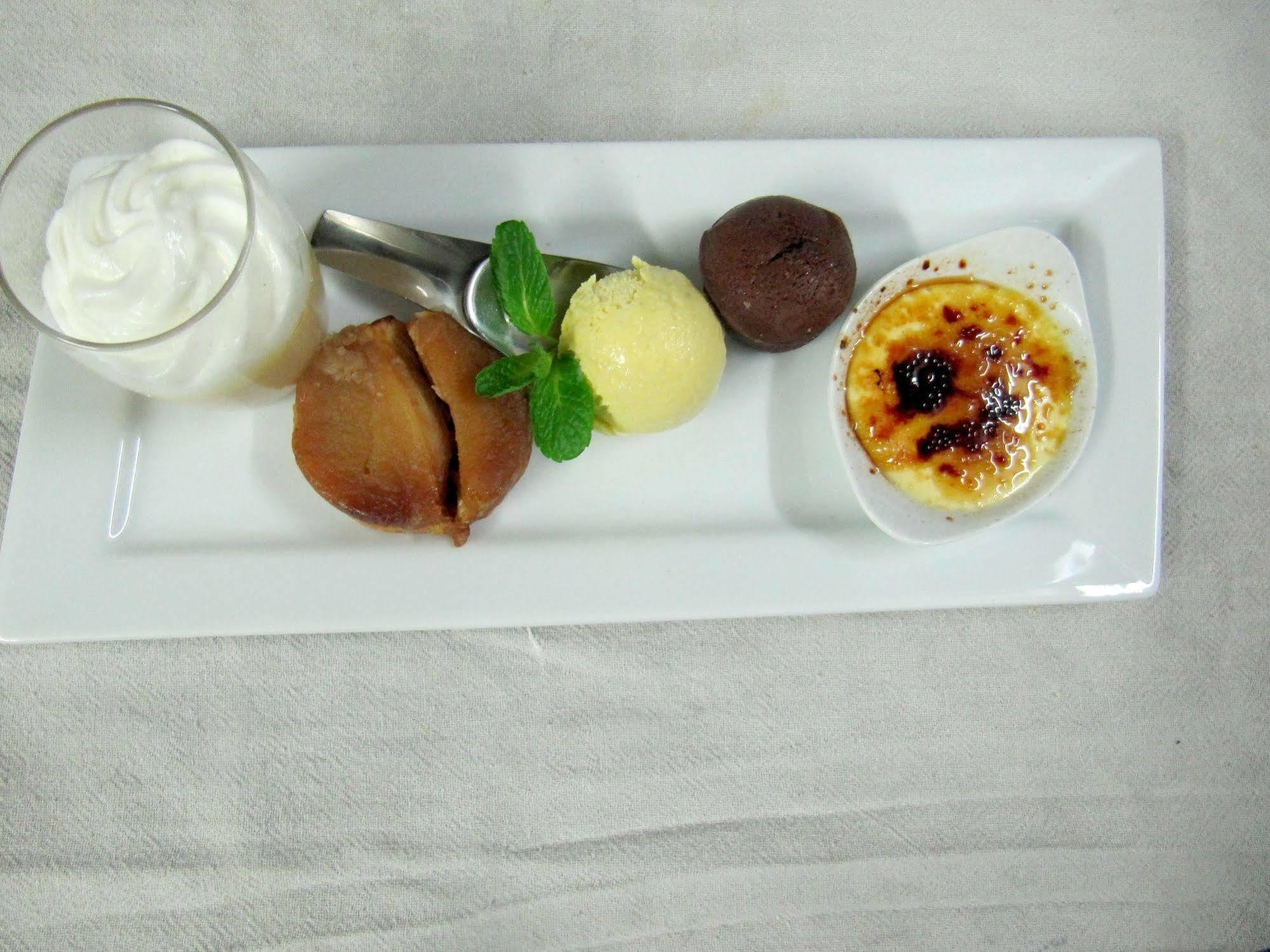 Logis Hotel Restaurant Cazes Arazat Laissac Exterior photo