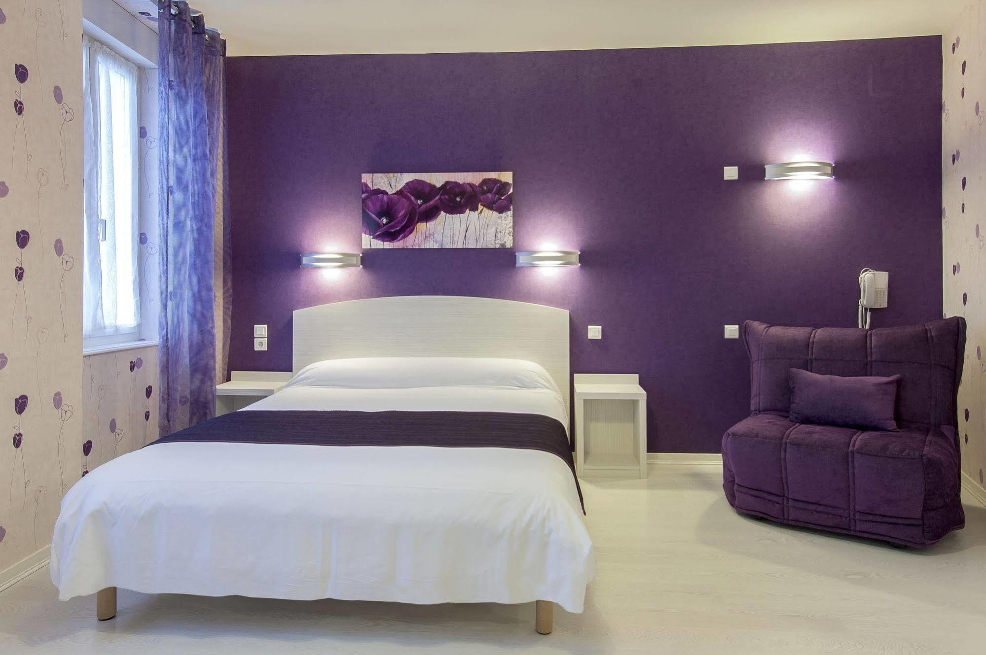 Logis Hotel Restaurant Cazes Arazat Laissac Exterior photo